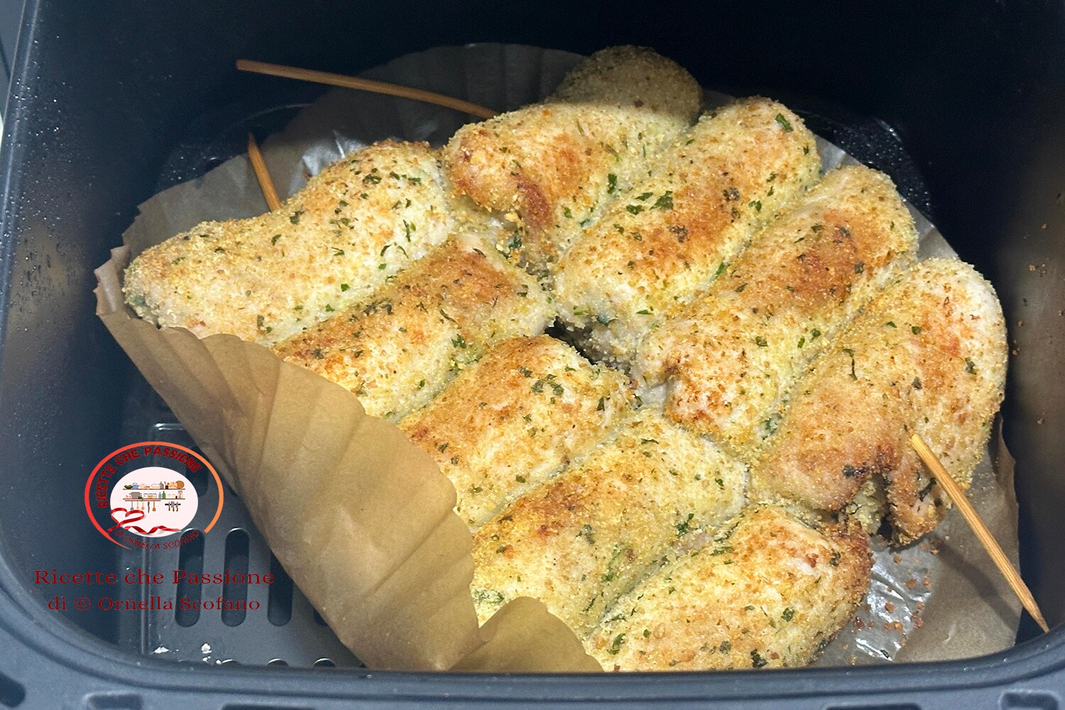 Rolinhos de carne na fritadeira a ar deliciosos com coração derretido