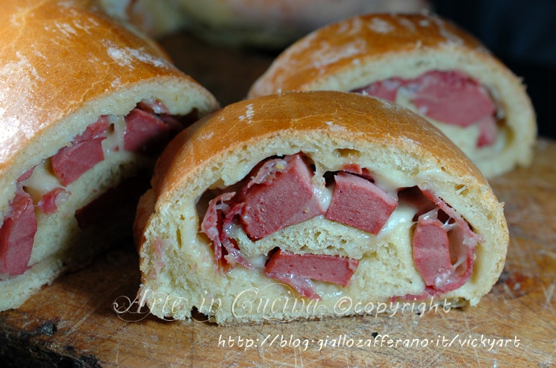 Rolinhos de pan brioche com salsicha