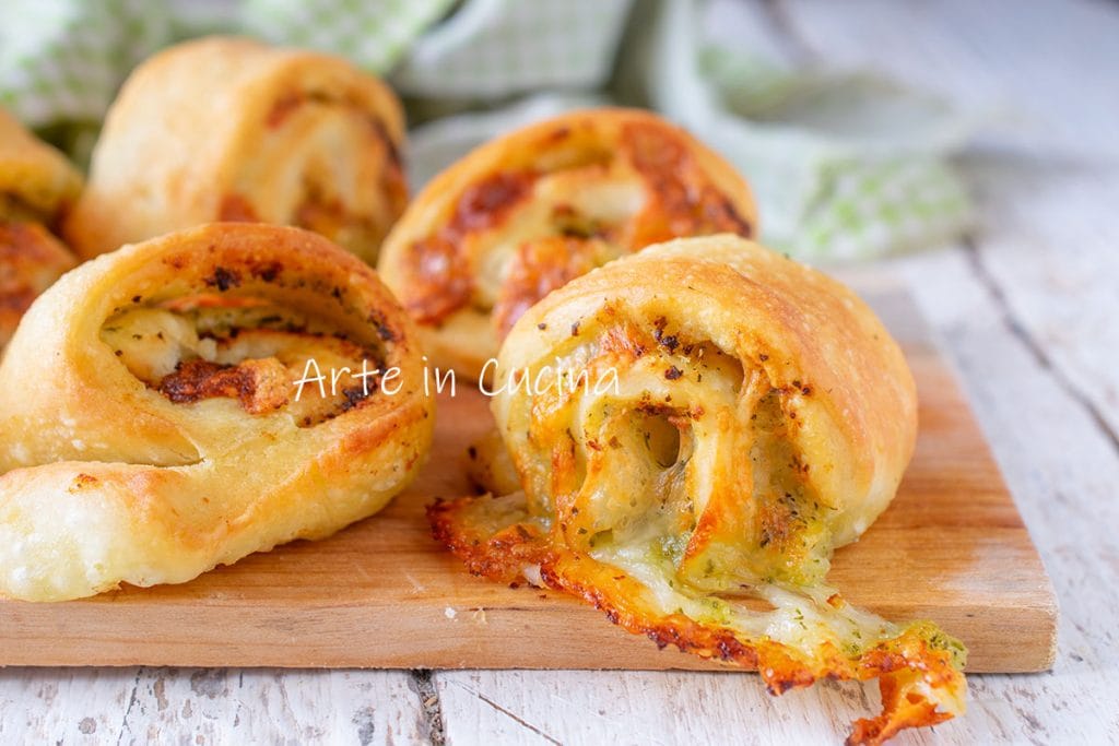 ROLOS ao PESTO com massa de PIZZA pronta