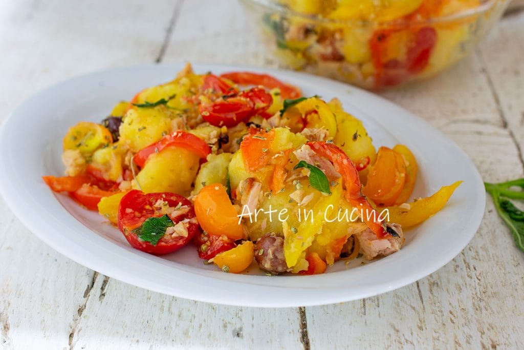 SALADA de BATATAS com PIMENTÃO e ATUM