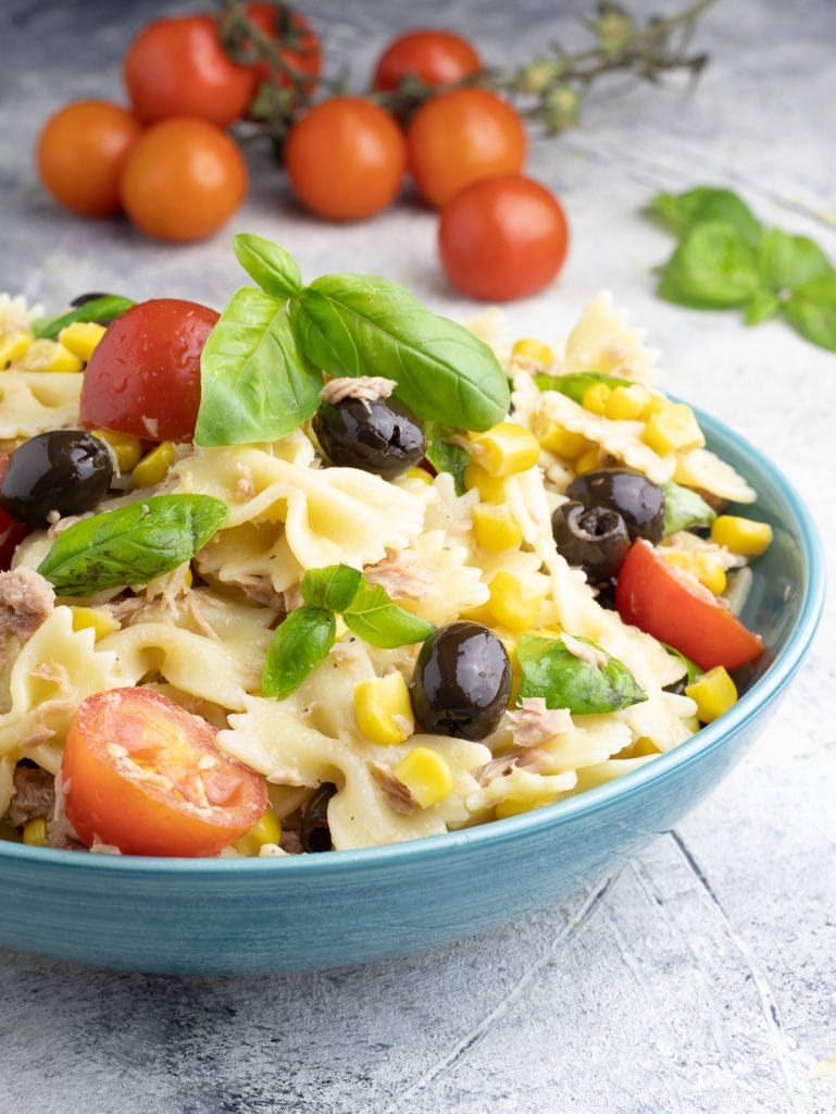 salada de macarrão frio