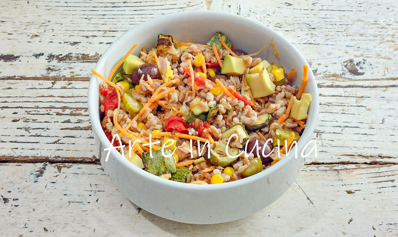 SALADA de FARRO DE VERÃO com legumes e atum