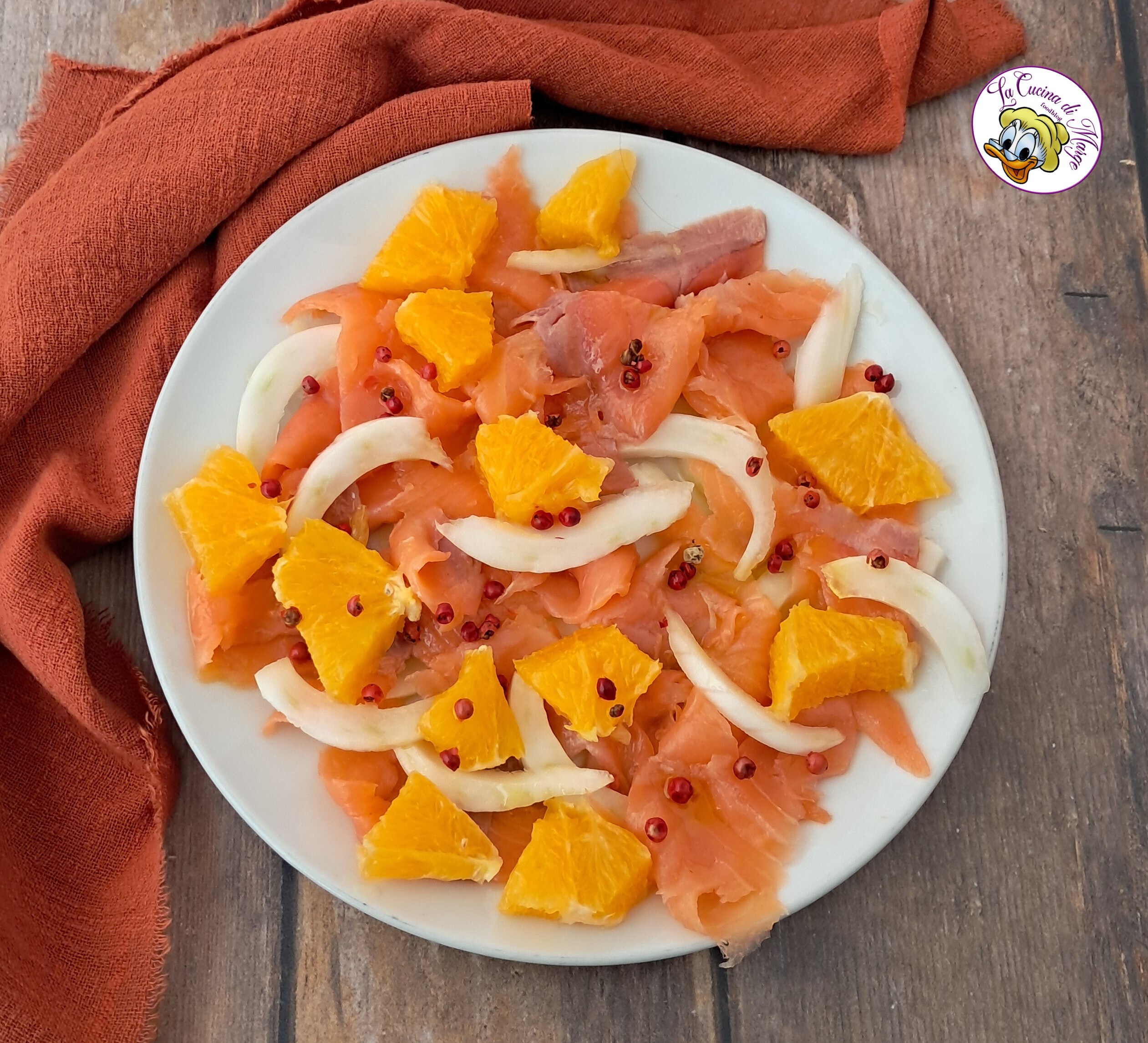 Salada de erva-doce, laranja e salmão