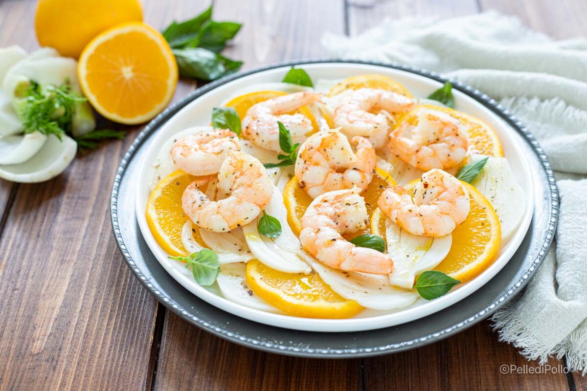 Salada de camarões, laranjas e funcho