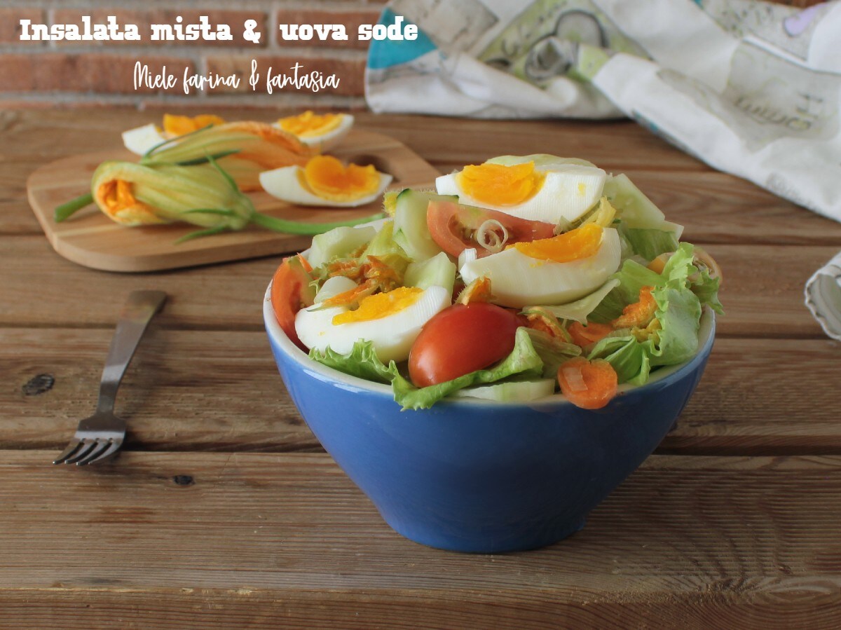 Salada mista com ovos cozidos