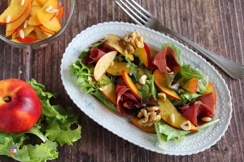 Salada de pêssego com bresaola