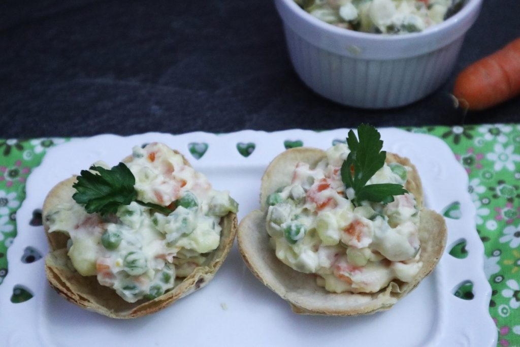 cestas com salada russa