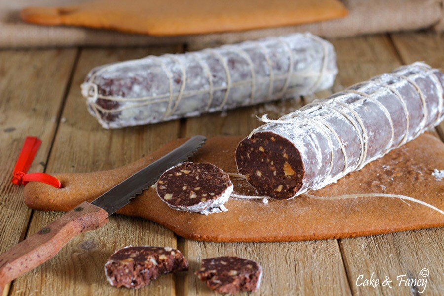 Salame de chocolate e tábua de massa