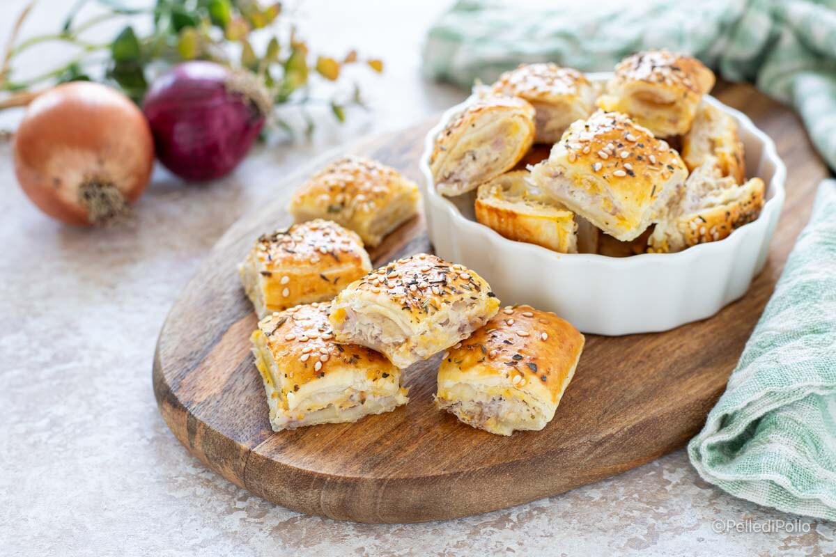 Salgadinhos rápidos de atum e cebola