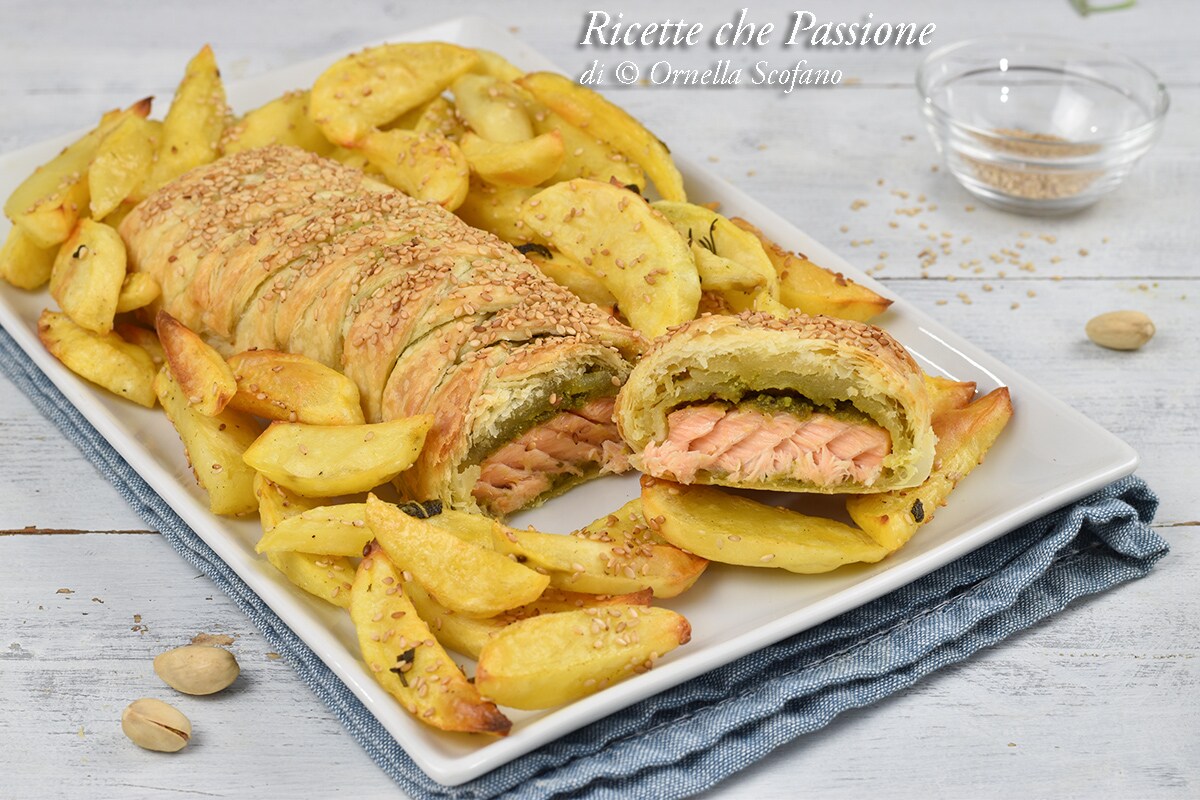 Salmão com pistache em crosta de massa folhada com batatas