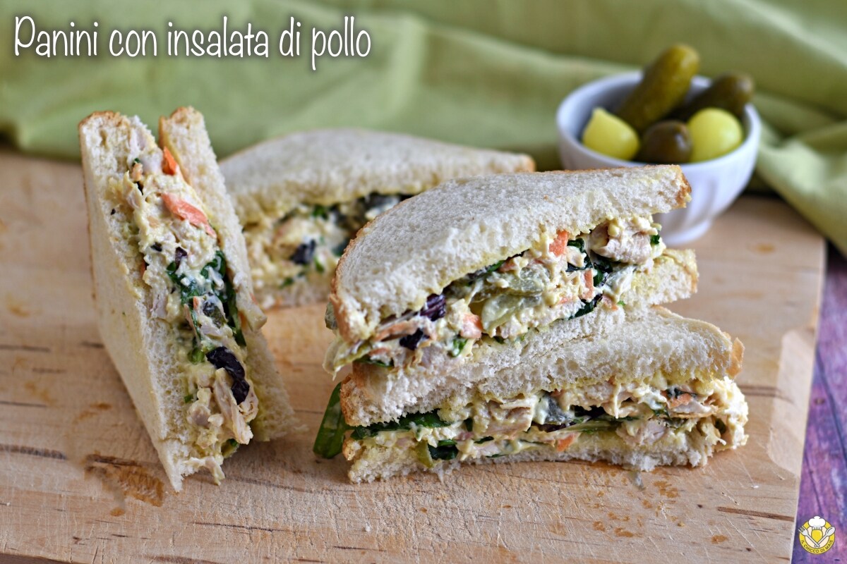Sanduíches com salada de frango