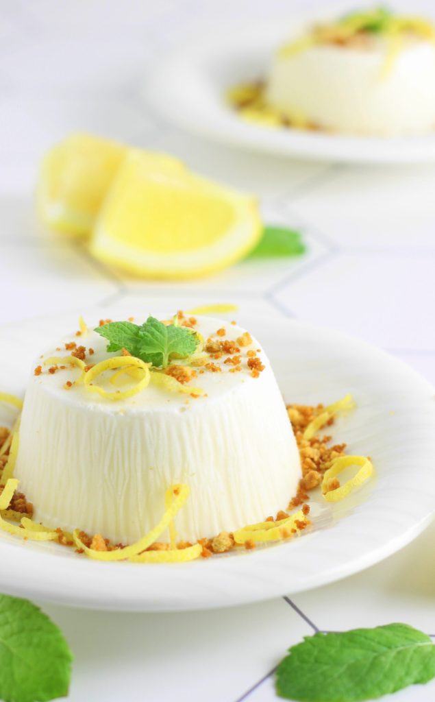 Semifreddo de limão com creme de leite e iogurte