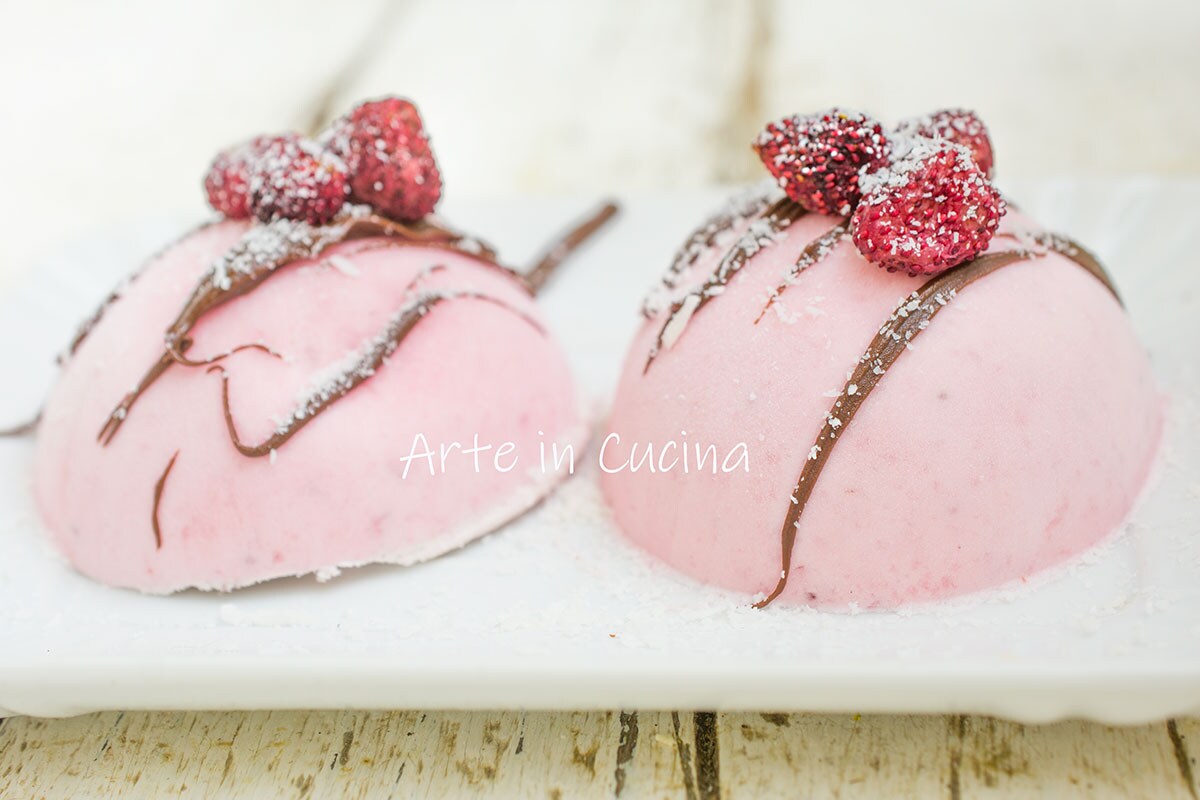 TORTINHAS SEMIFRIAS de morango e coco