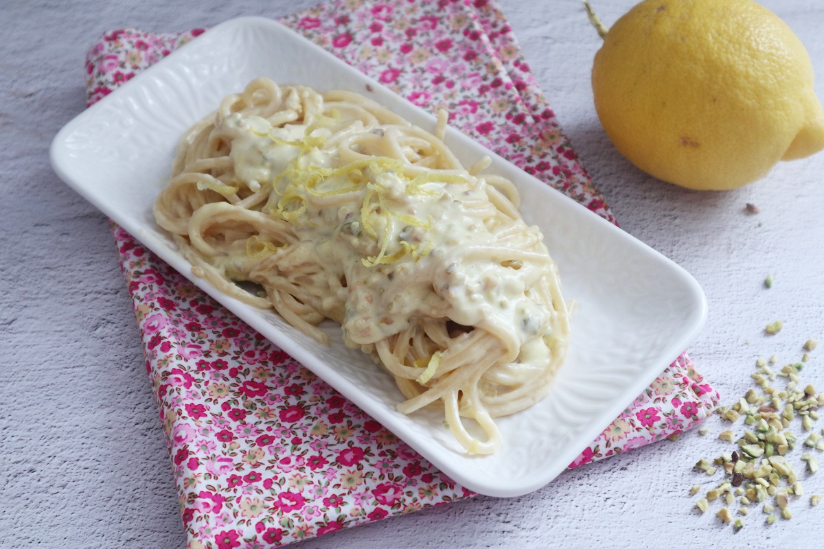Spaghetti cremosos ao limão