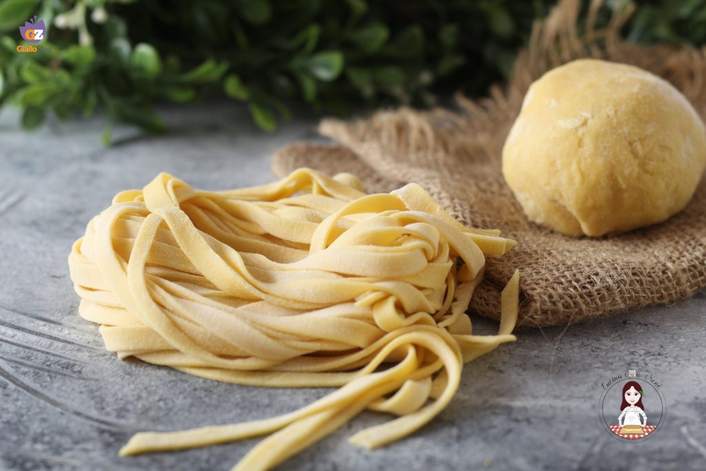 Tagliatelle de semolina