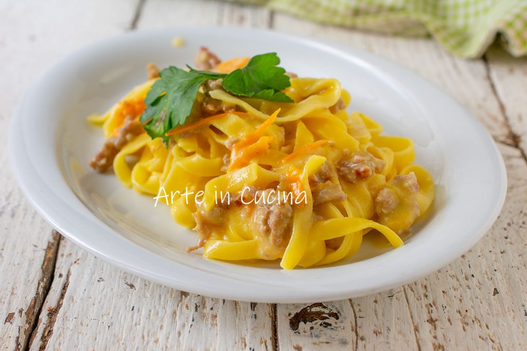 TAGLIATELLE ao RAGÙ branco