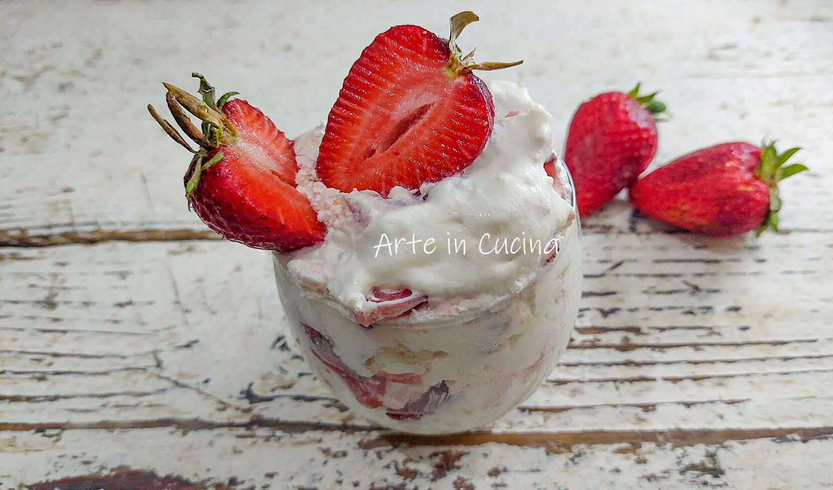 TIRAMISÙ CREME DE LEITE e MORANGOS de colher