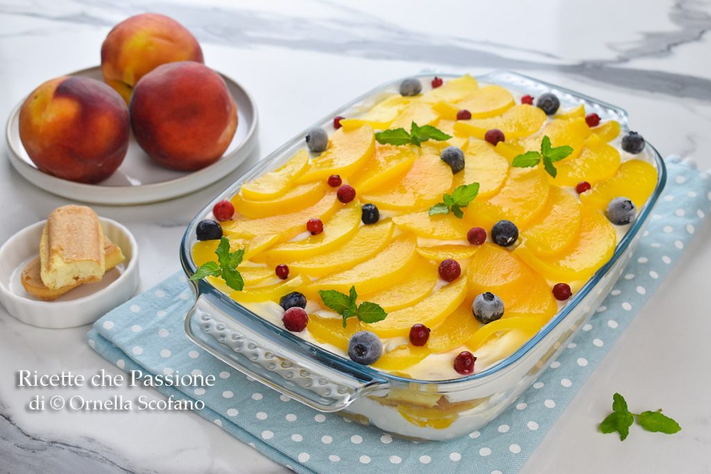 tiramisù de pêssego feito em casa