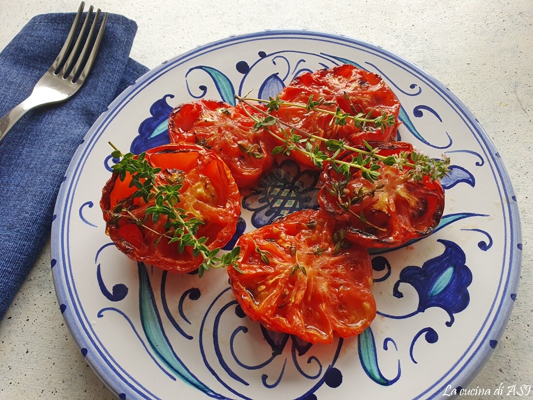 Tomates com mel e tomilho na fritadeira a ar