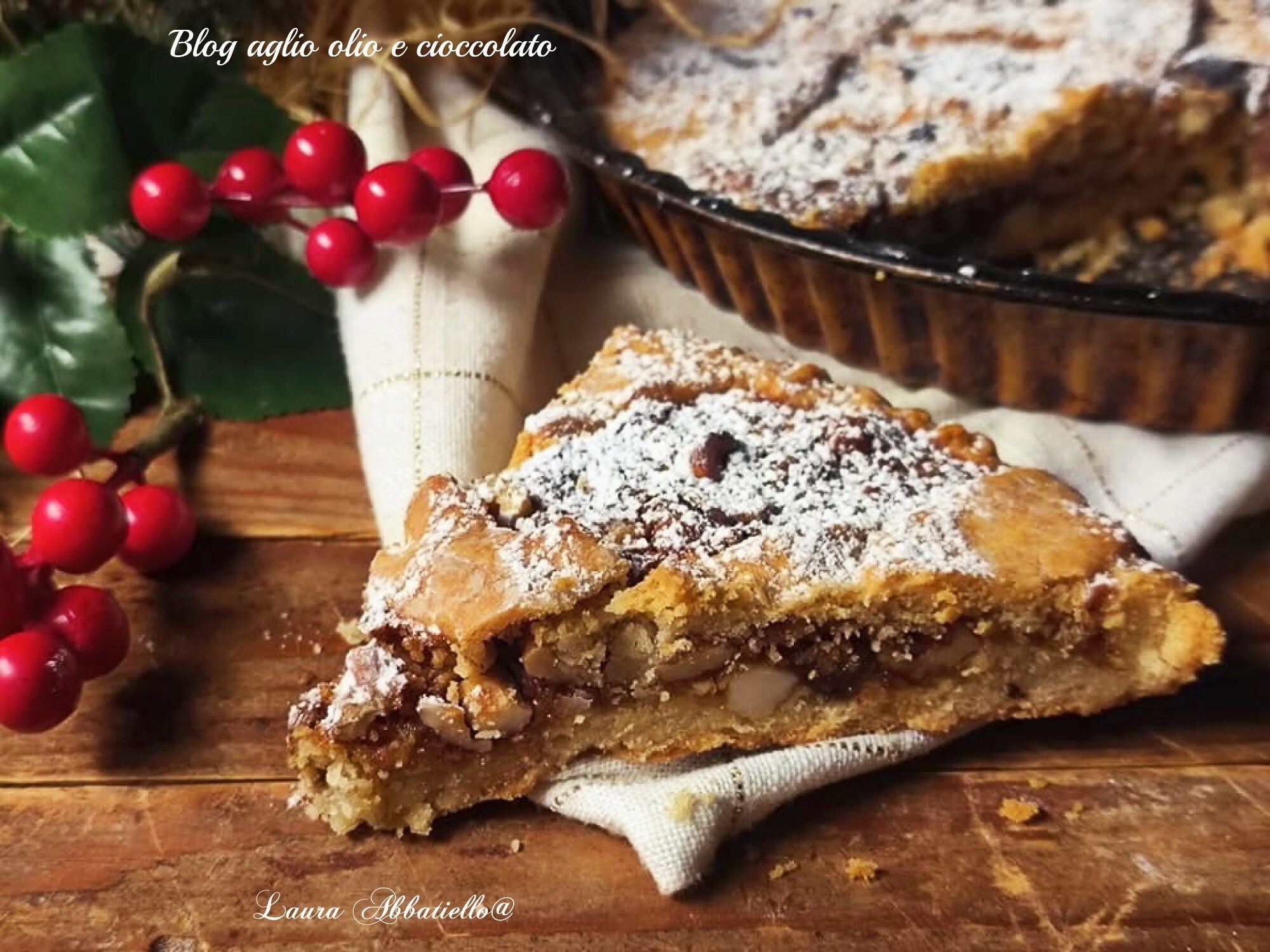TORTA COM MASSA PODRE DE MANTEIGA E FRUTAS SECAS