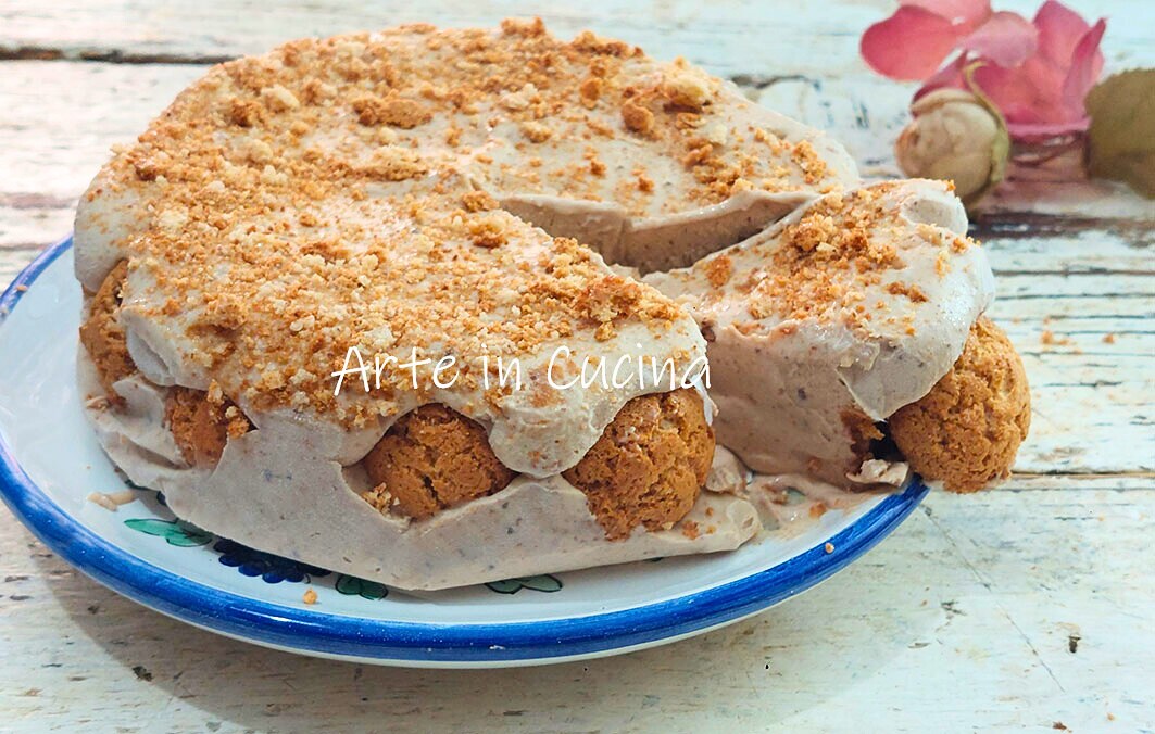 TORTA FRIA DE AMARETTI e café