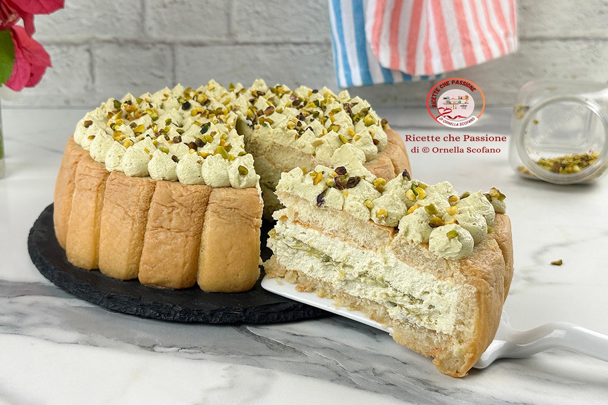 Torta gelada de pistache sem cozimento com iogurte grego