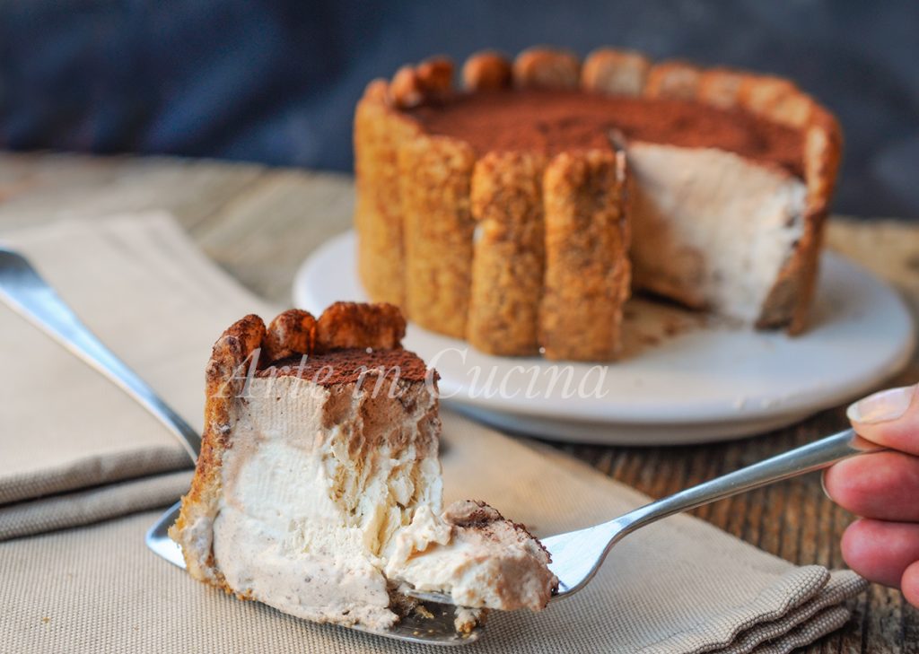 TORTA COM PAVESINI AO CAFÉ com chocolate