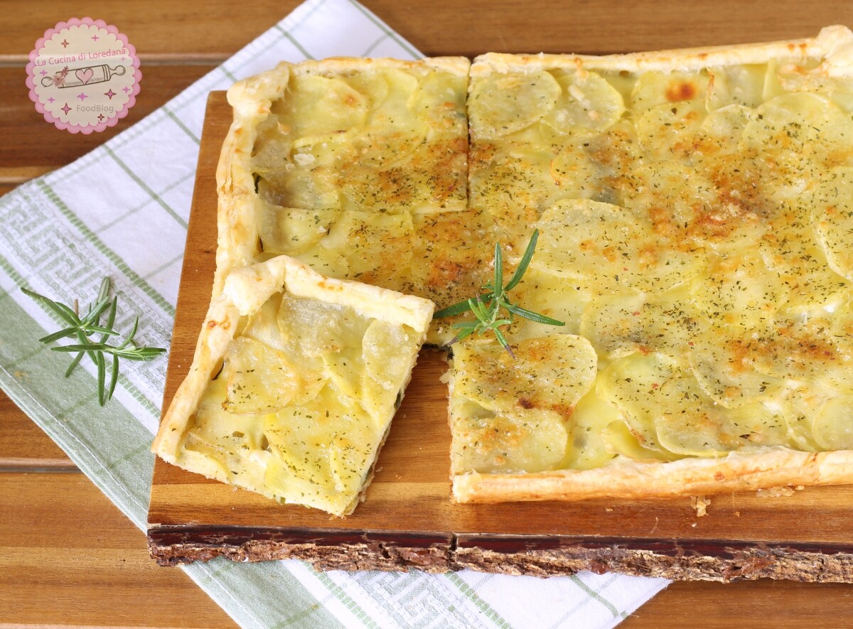 TORTA SALGADA COM BATATAS E ABOBRINHAS a mais crocante e a mais gostosa