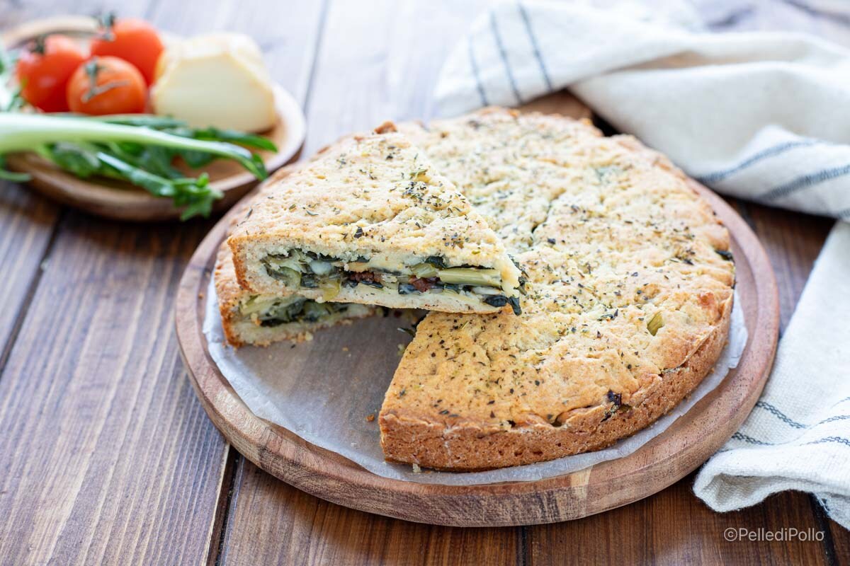 Torta rústica com chicória, scamorza e tomates secos