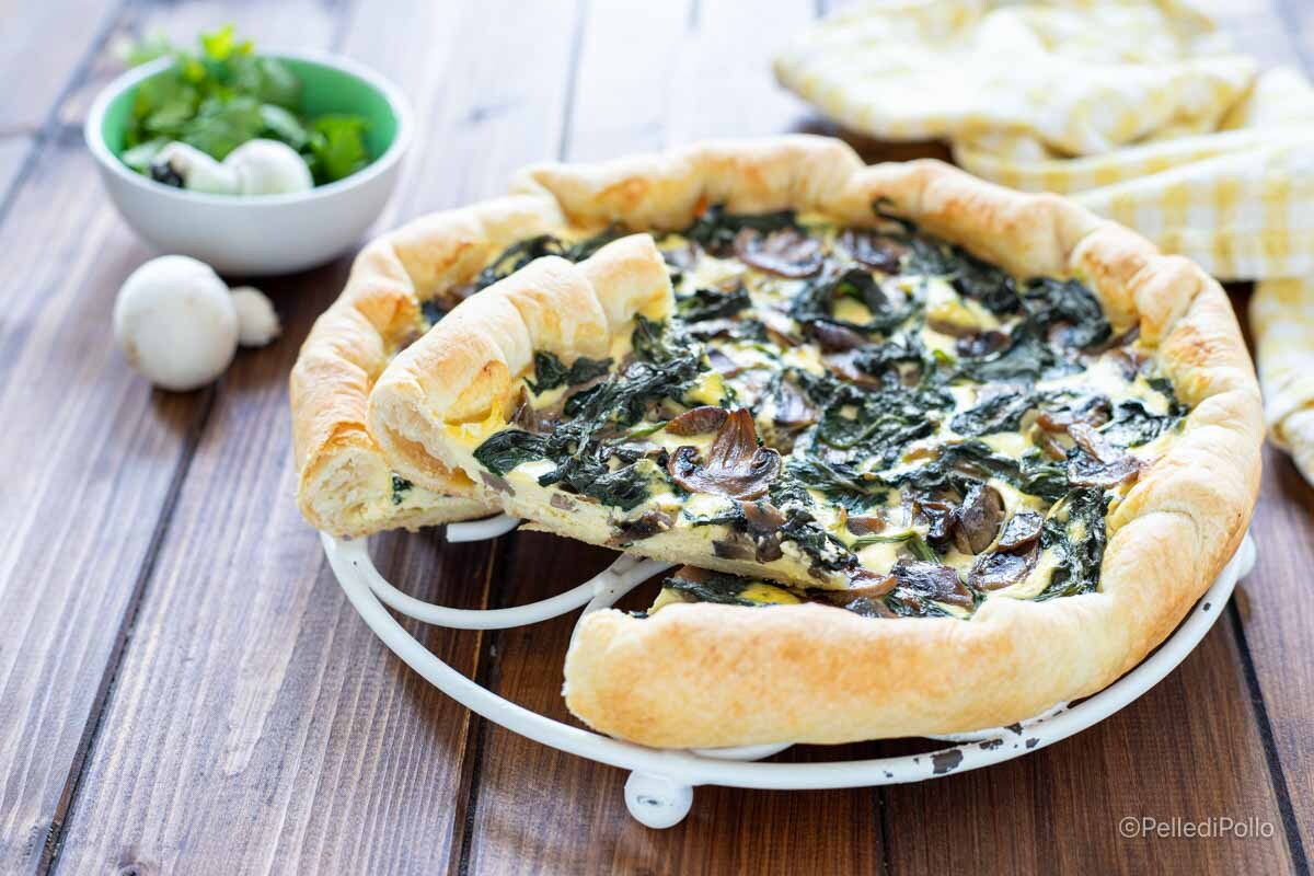 Torta salgada com cogumelos e espinafre
