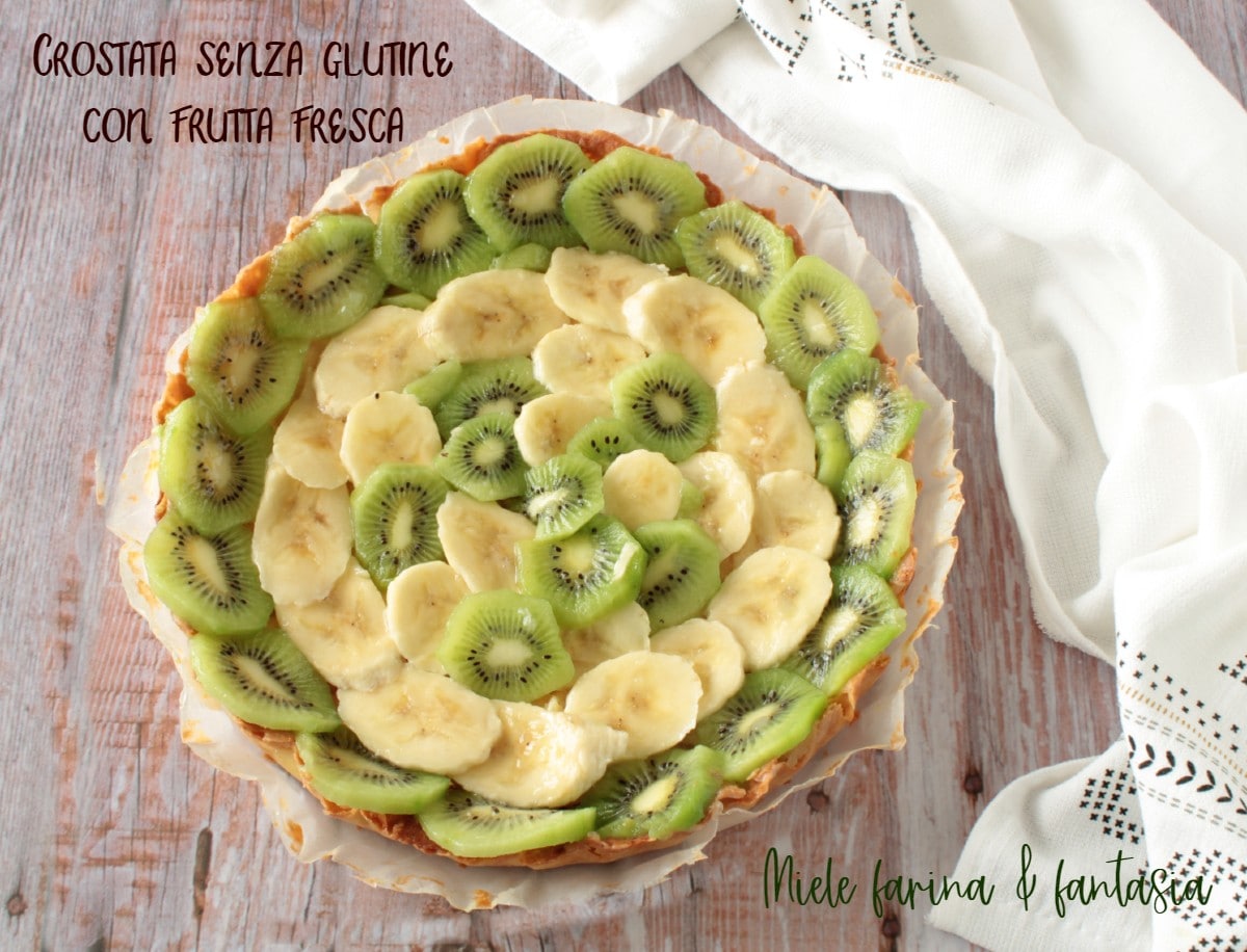 Torta sem glúten com frutas frescas