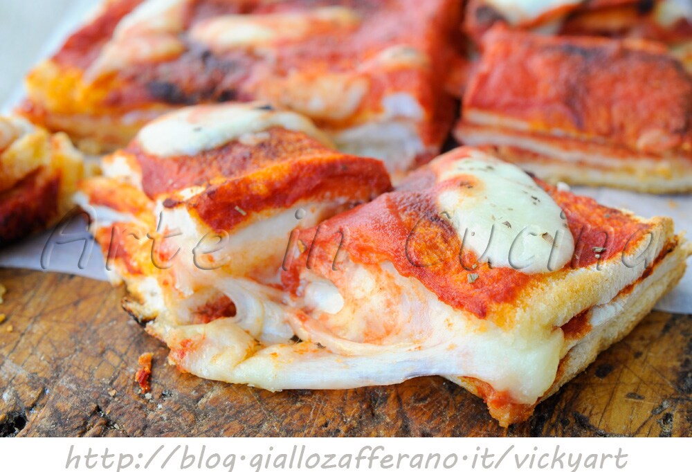 TORTINHA DE PÃO DE FORMA ao gosto de pizza