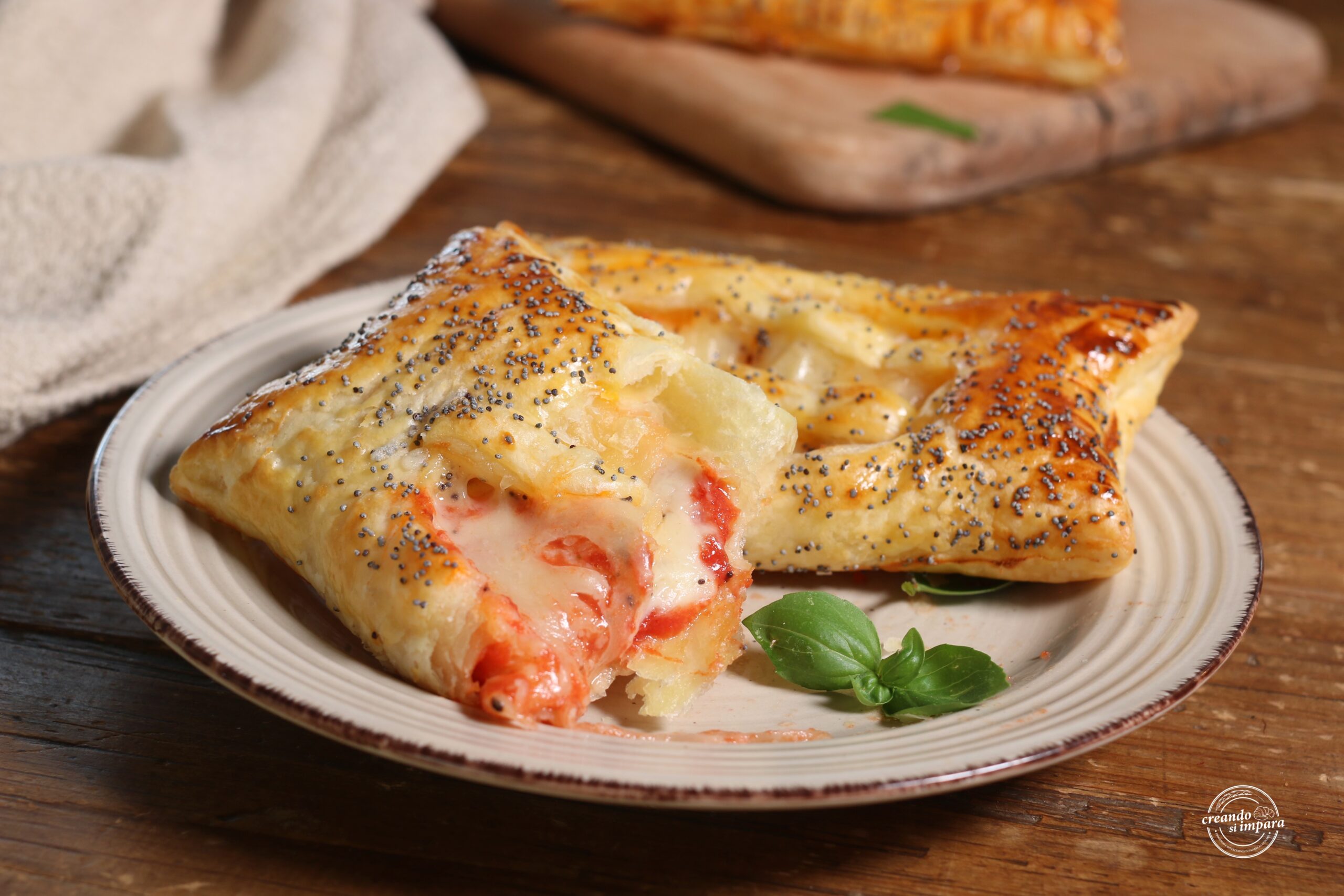 Trouxinhas de massa folhada à pizzaiola
