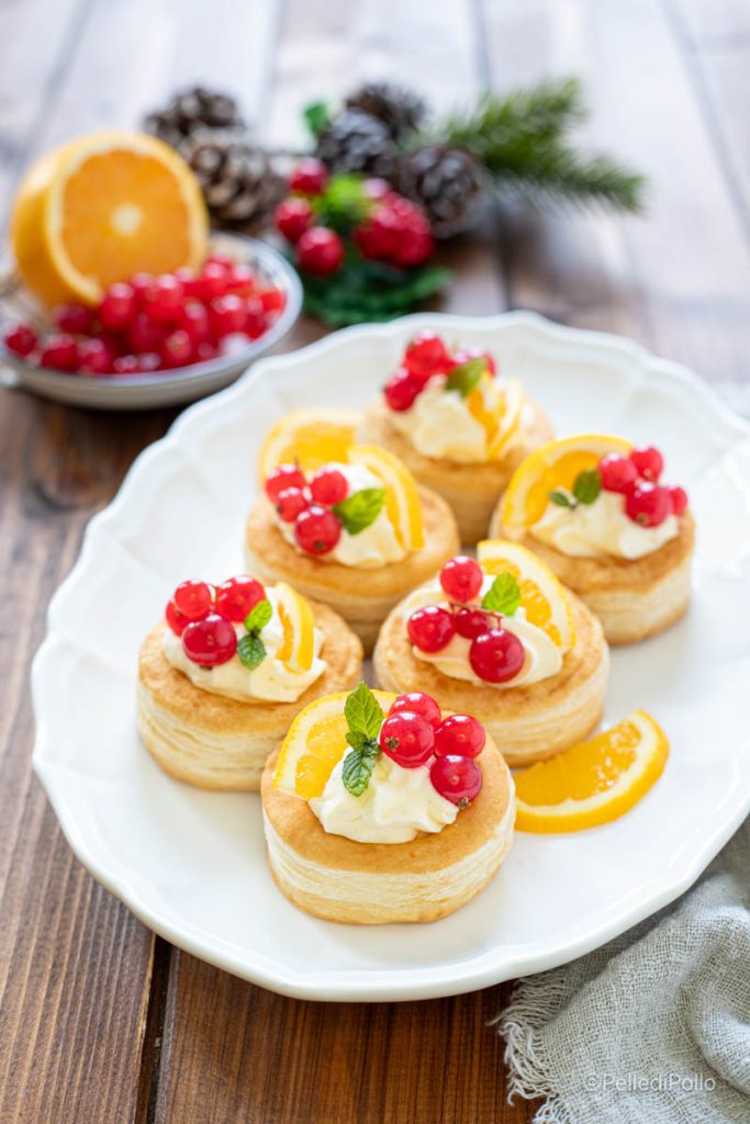 vol au vent recheados com creme chantilly