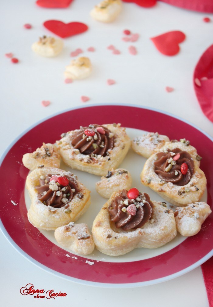 Corações de massa folhada com creme de mascarpone