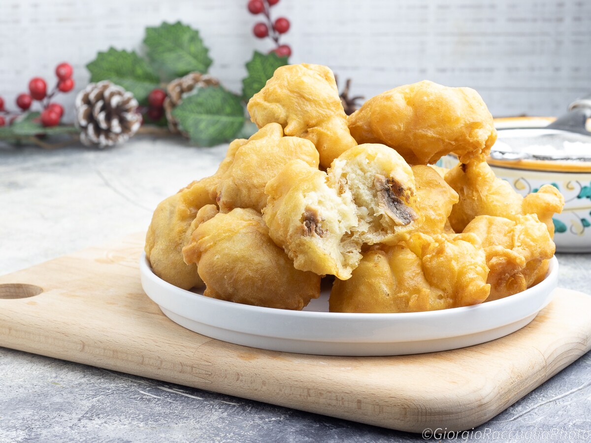 Zeppole clássicas fritas, sem fermentação