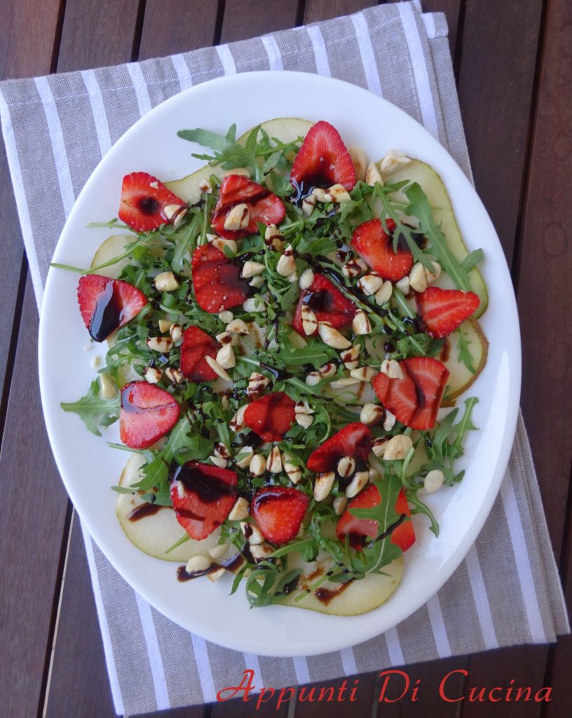 Salada de peras e amêndoas