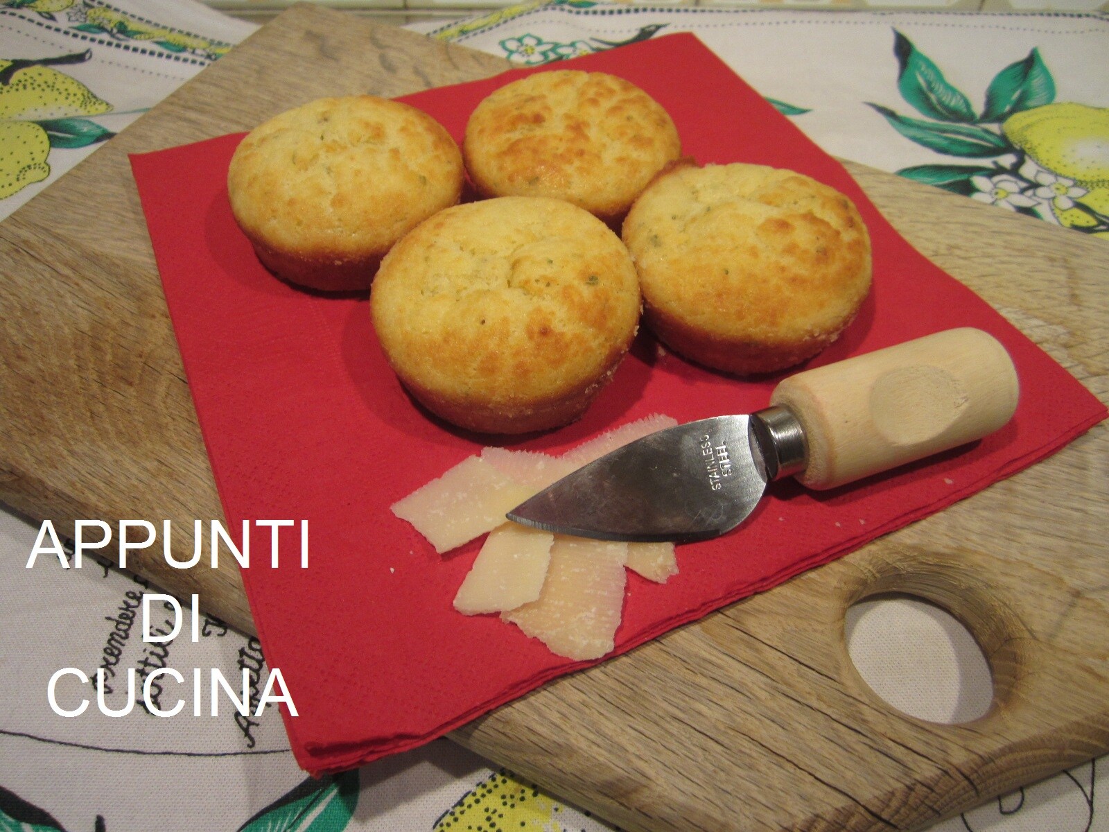 MUFFINS SALGADOS GRANA E ALECRIM