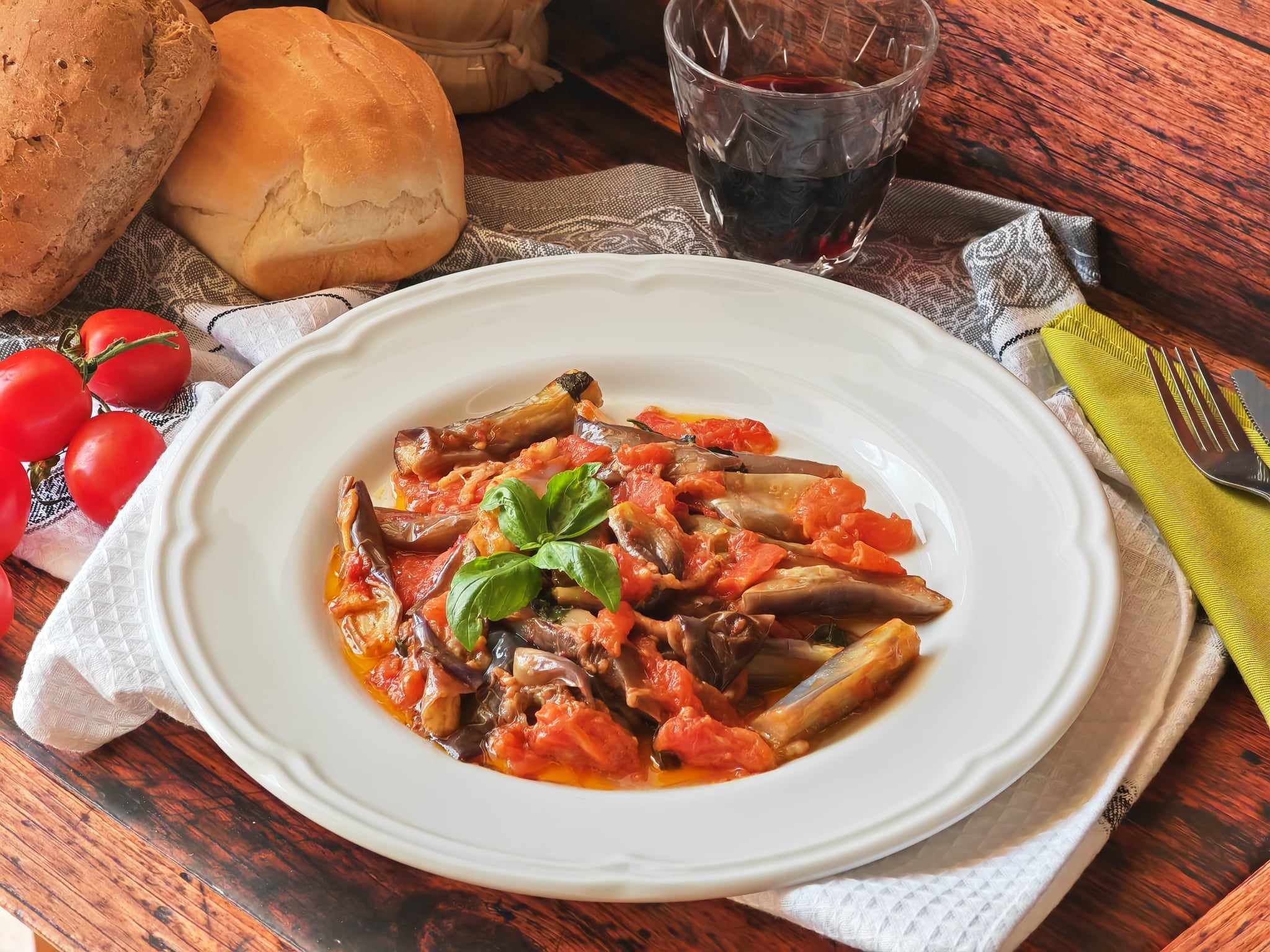 Berinjelas perline ao molho de tomate