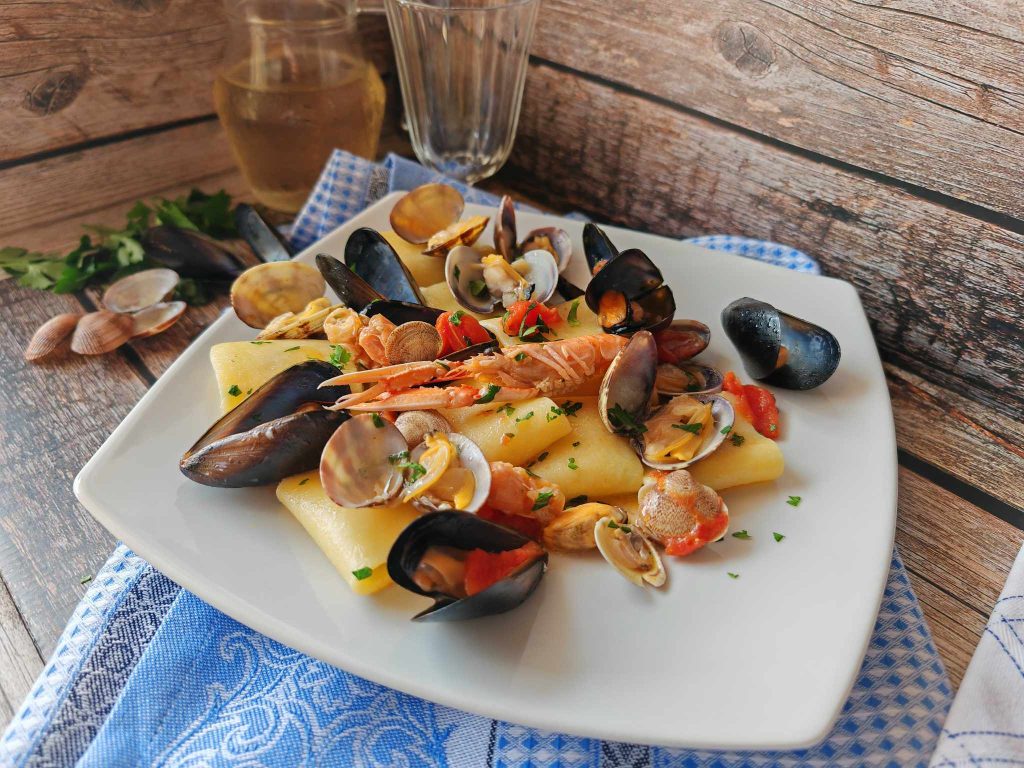 Paccheri aos frutos do mar