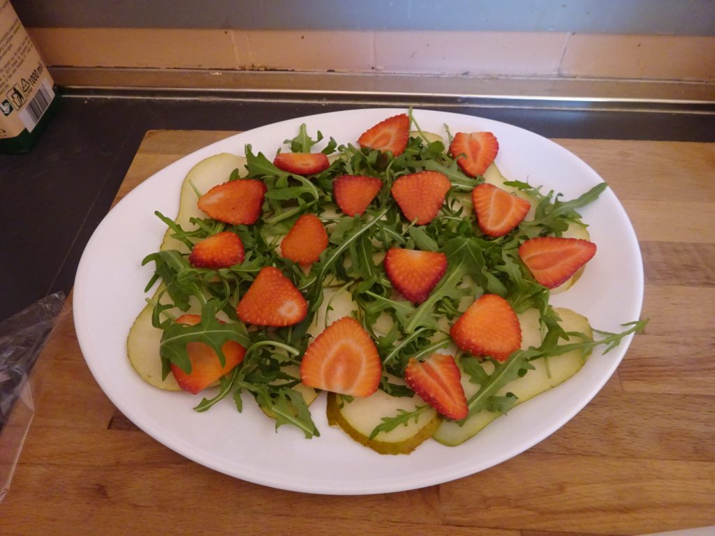 Salada de peras e amêndoas