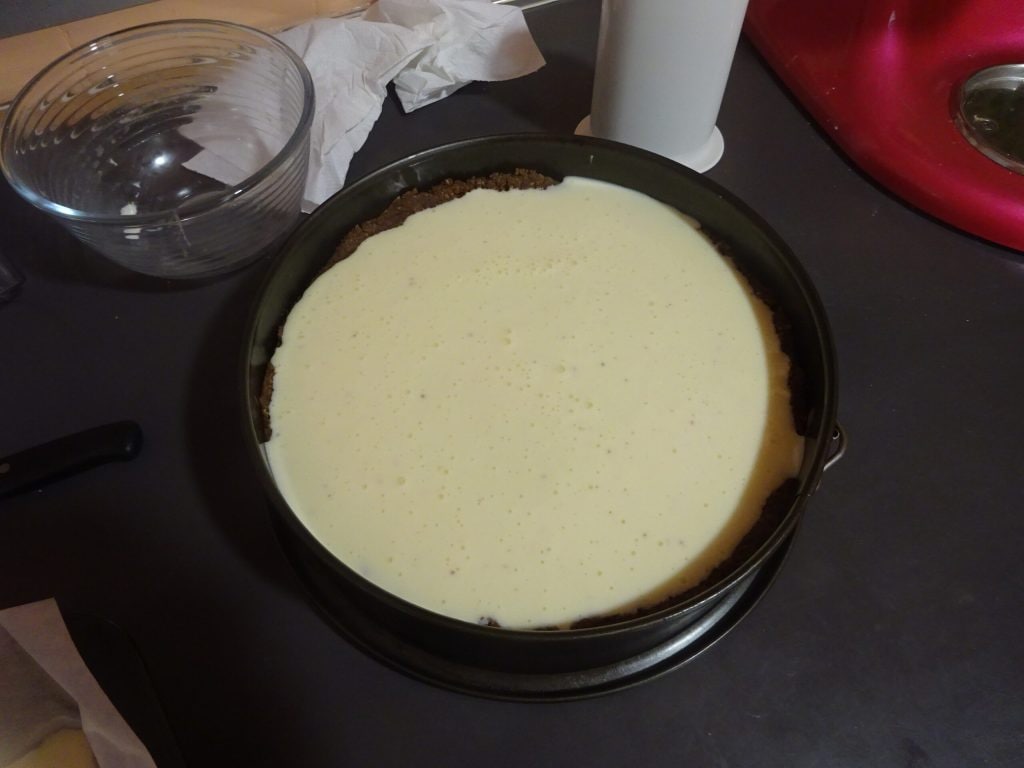 Cheesecake com compota de morangos