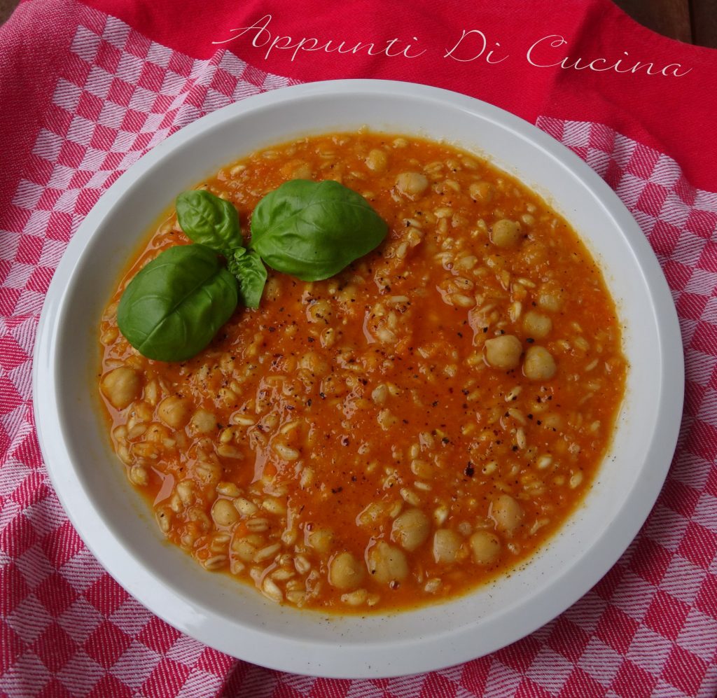 Sopa de grão-de-bico e farro