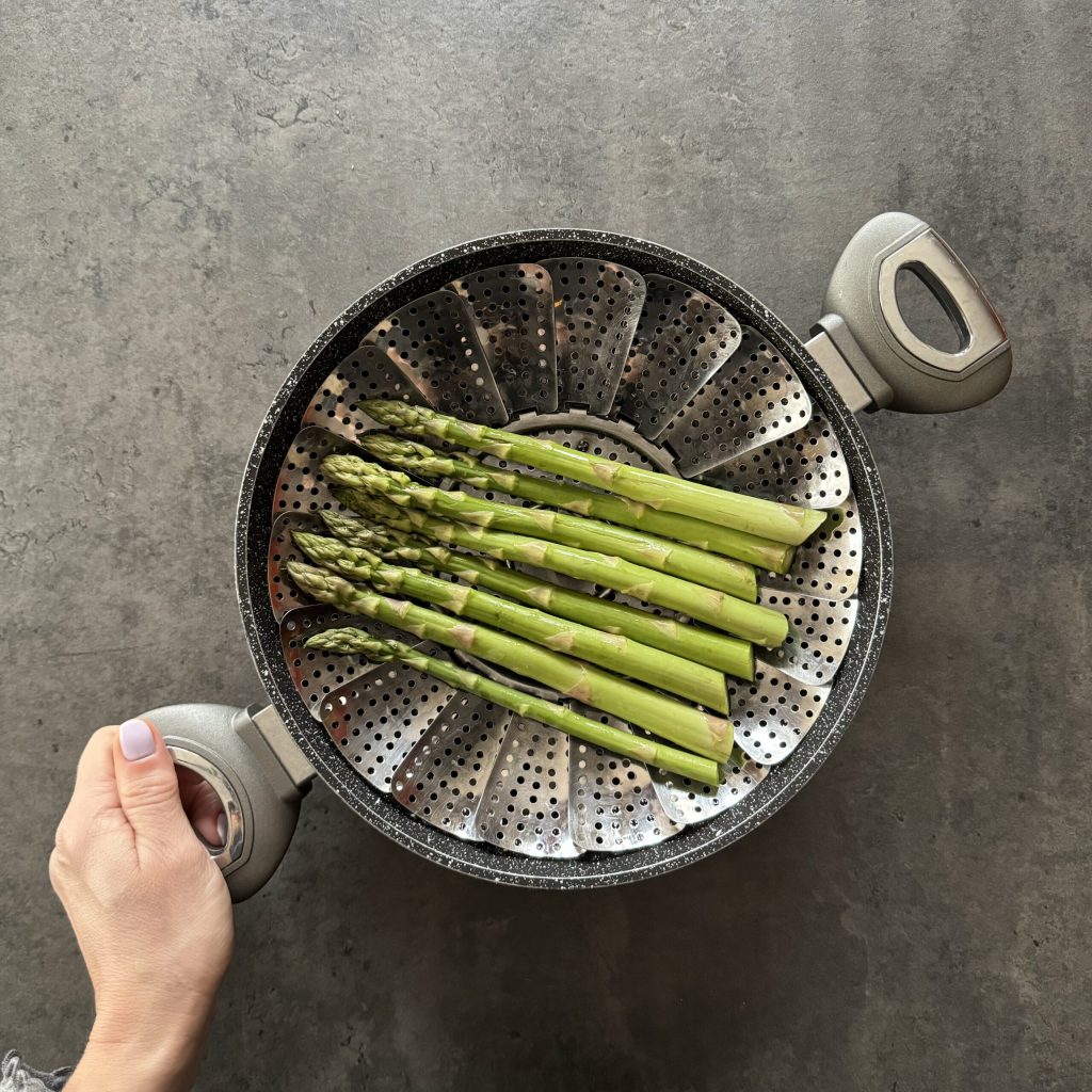Asparagi al vapore