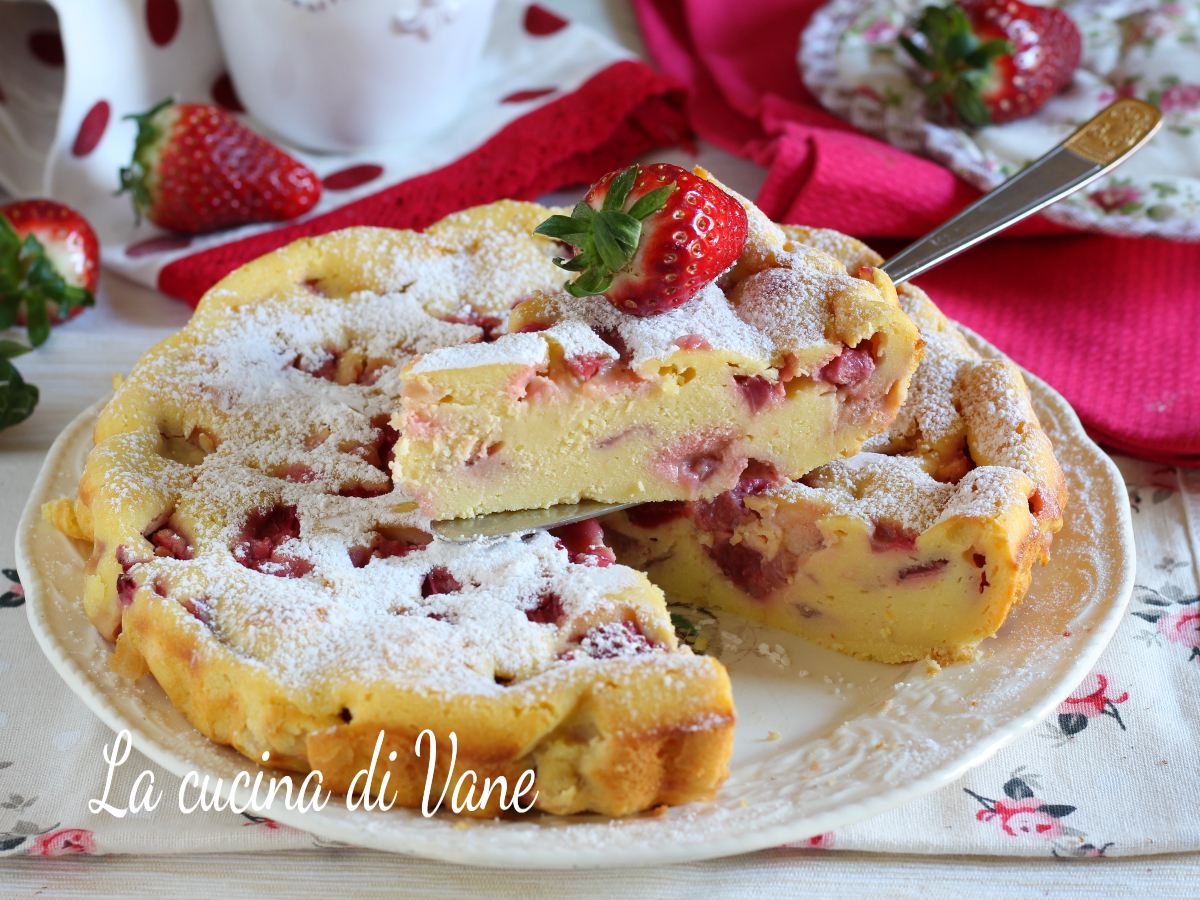 BOLO CREMOSO DE MORANGO E MASCARPONE