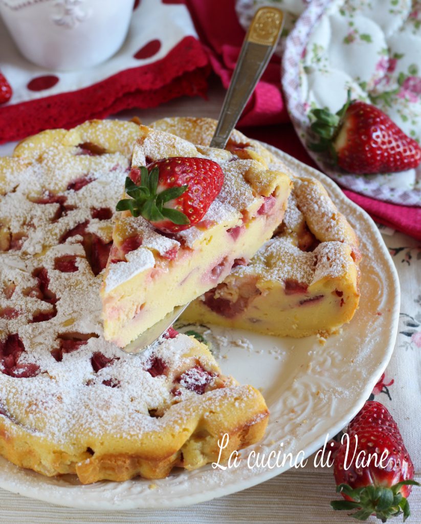 BOLO CREMOSO DE MORANGO E MASCARPONE