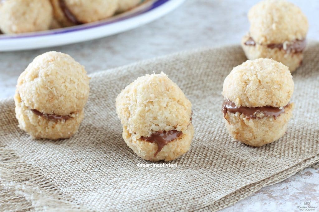 Baci di dama de coco