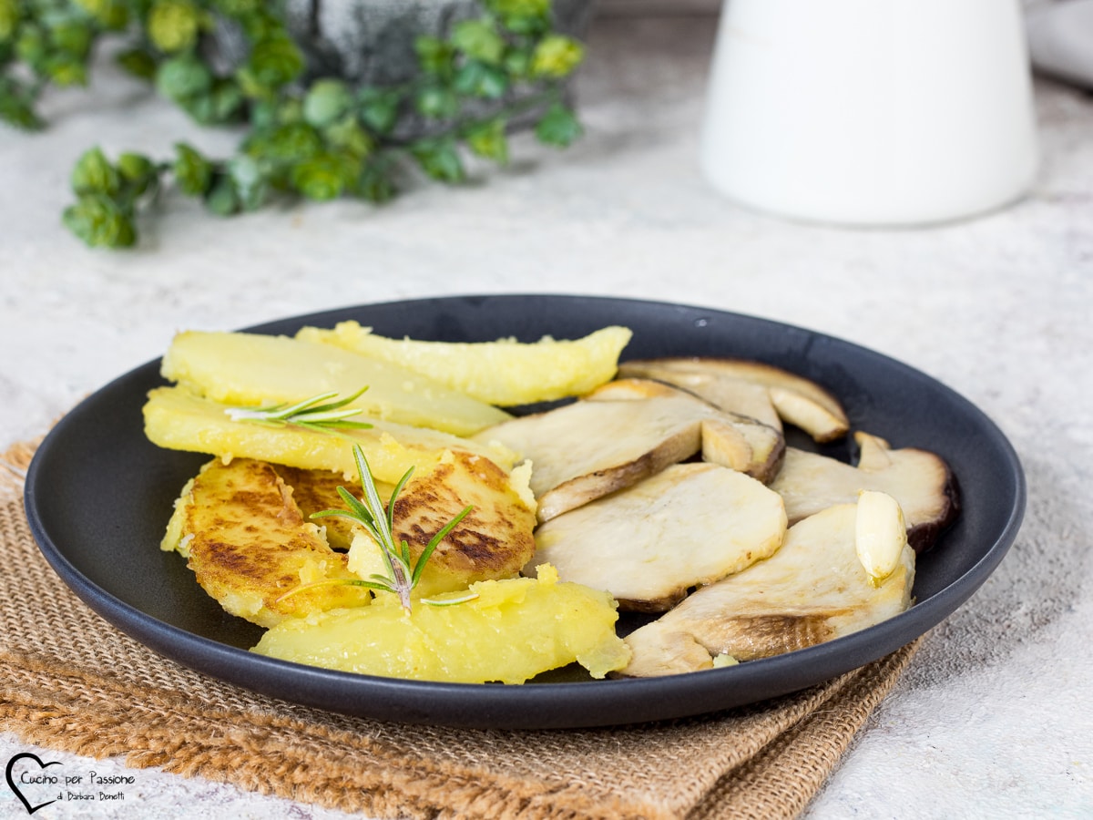 BATATAS E COGUMELOS PORCINI NA FRIGIDEIRA