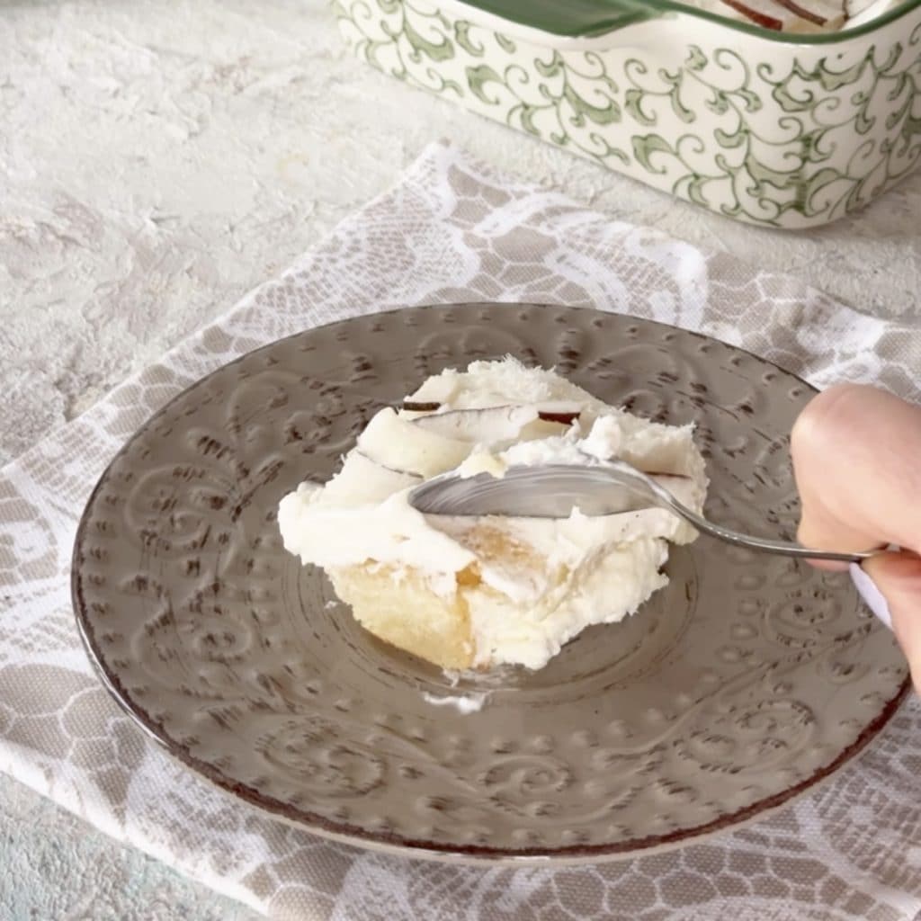 Bolo de coco e iogurte