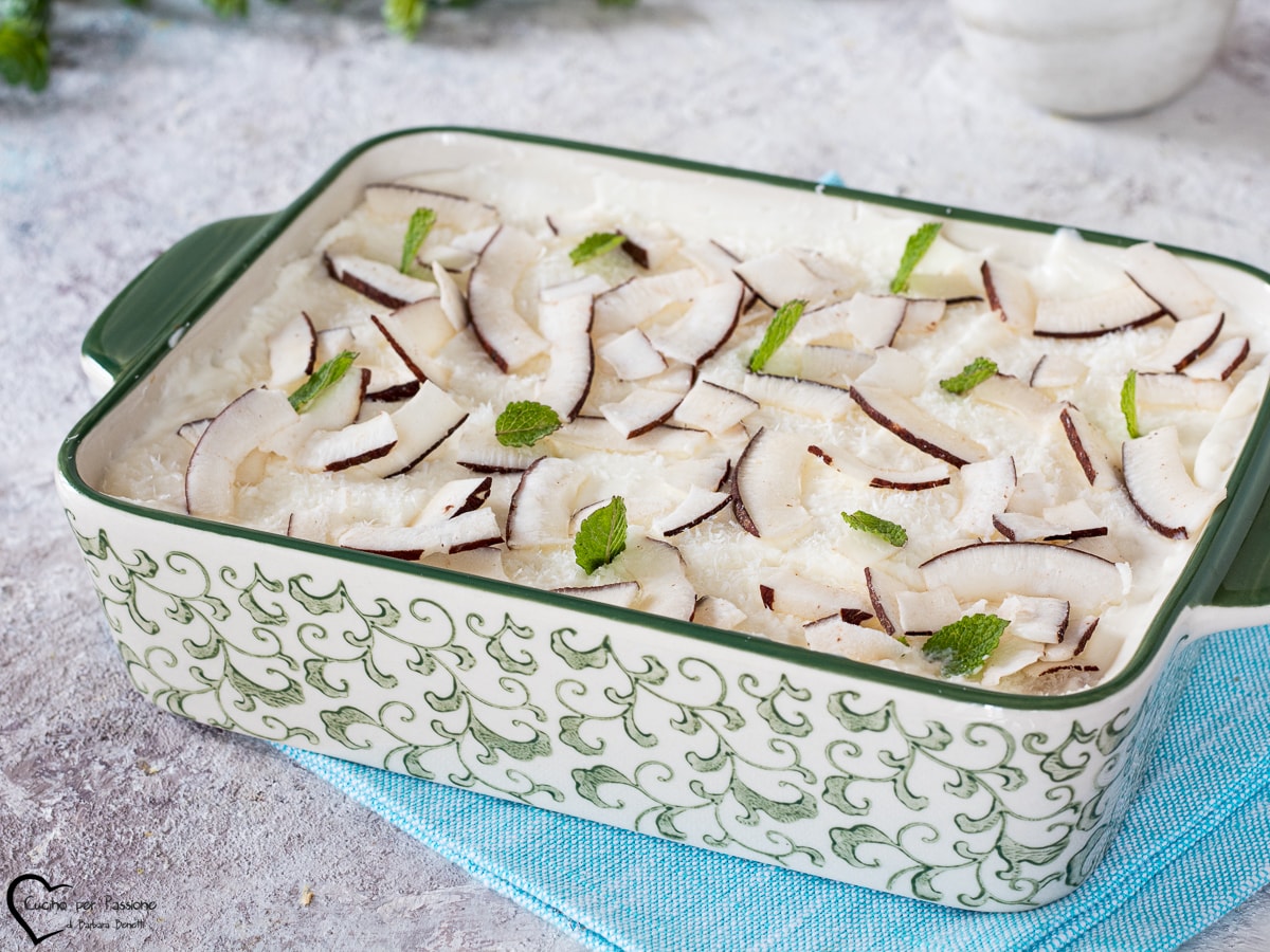 BOLO DE COCO E IOGURTE